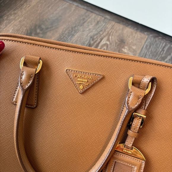Prada Large Saffiano Tan Lux Promenade Bag - Top Handle Crossbody - Picture 2 of 16